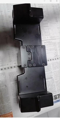 Pezzi meccanici neri di precisione dell'ossido AISI 4140 35-40HRC per l'attrezzatura di automazione